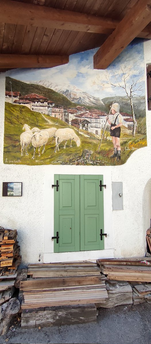 Balbido, il paese dipinto. 🎨 #TrentinoWow

Quando le pareti delle case sono tele da dipingere e un intero paese si trasforma in un museo a cielo aperto. #VisitTrentino