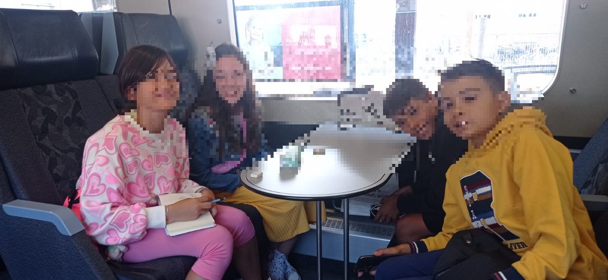Fco_Quevedo's tweet photo. Ya tenemos en casa a los alumnos del intercambio Erasmus+ SOSOLVER. Increíble experiencia que les ha permitido intervenir de la cumbre del clima de Middelfart. Trabajando en una educación internacional y bilingüe.
#SOSOLVER
@sepiegob
@educacmadrid
@Aytofuenlabrada
@almupaleo https://t.co/i0IsBrYNtA