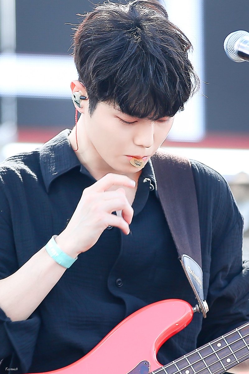 220903 

사진 예쁜 것 너무 많아서 못 고르겠다.. 

#재형 #더로즈