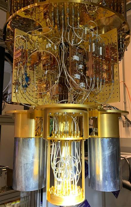 AryHHAry's tweet photo. Oleh2 dari Summer Workshop Quantum Information and Quantum Technology (QIQT) 2022 adalah riset dan pengembangan di bidang 
Quantum Optics, Quantum Information, Quantum Computation. Quantum Sensing, dan Quantum Communications.

#RoadTo2025
. https://t.co/69QBYUm01y