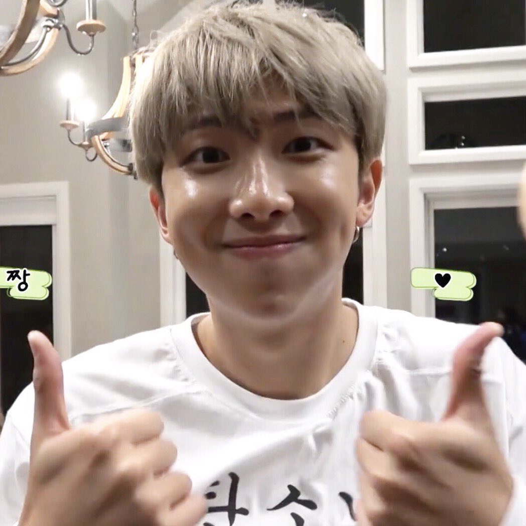 yoonsgelic's tweet photo. Namjoon is just a little boy trapped inside a IQ148 body

--a joonie thread https://t.co/E4aDPiDq6M