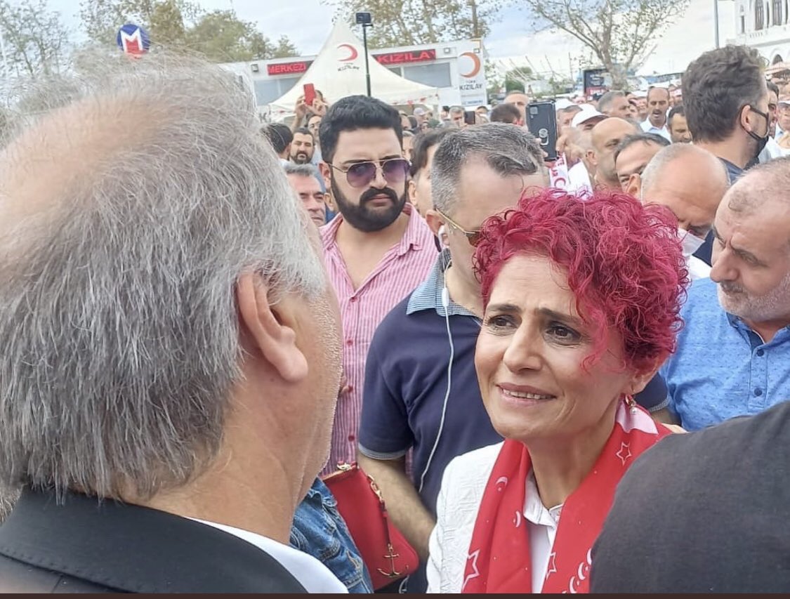 MusaHaciahmtogl's tweet photo. Gönül Boran Özüpak EYT emeklilikte yaşa takılanlar federasyon başkanımızın basın açıklamasında il ve ilçe teşkilatlarımız olarak yanında olup desteklerimizi sunduk. Takipçisi olacağız. #EYTHakkıİcinKadıköyde https://t.co/WWBzu1JBMb