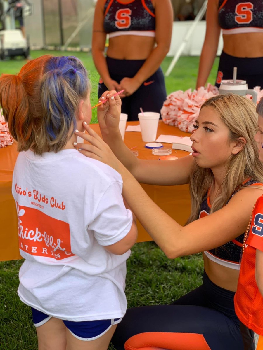 🍊 <a href="/CuseDance/">Syracuse Dance Team</a> painted the kiddos faces for the game!!!  They loved it!