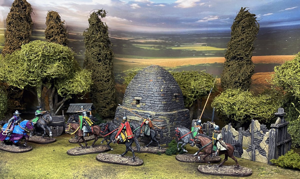 panzerkaput's tweet photo. I have finished my Welsh horse for my Barons' War Game along with some English mounted Sergeants. The mounted Sergeants with crossbows are from Fireforge Games. #thebaronswar #historicalgamer #fsinspired #thewelsh #warhost #wargamer #footsore #fireforgegame #fogou https://t.co/abqduSwhf8