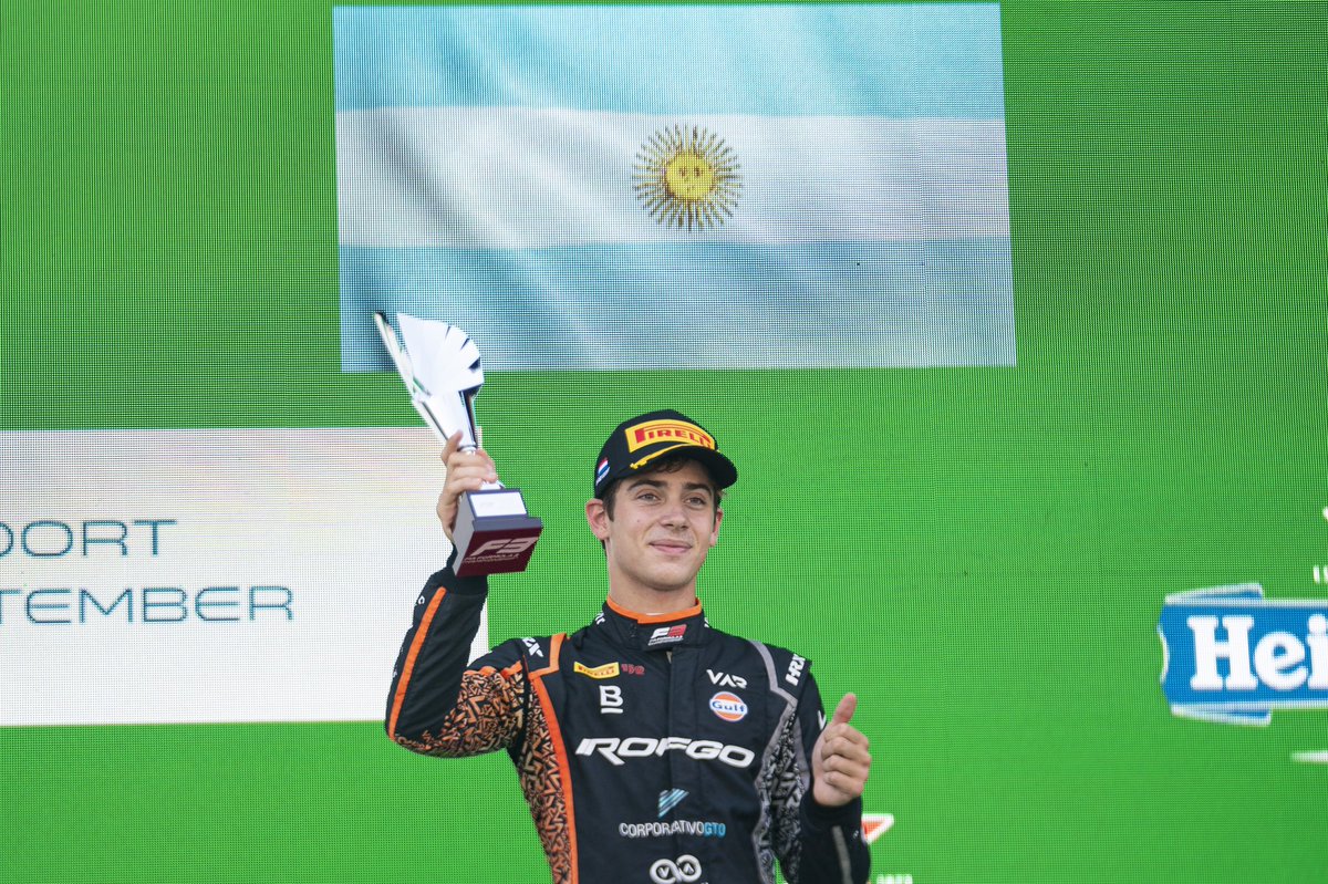 🏆Grande Franco! 🇦🇷 
@FranColapinto returns to the podium at Zandvoort, at VAR’s home soil. Terrific job, Franco! 💪

📸 @jamesg_photo 

#f3 #dutchgp #zandvoort #ZandvoortGP #francocolapinto #colapinto #podium #podiumfinish #argentina #argentino