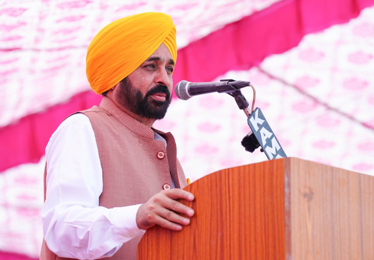 AAPPunjab's tweet photo. ਲੁਧਿਆਣਾ ਤੋਂ ਸੰਗਰੂਰ ਆਉਣ-ਜਾਣ ਲਈ ਰਸਤੇ ‘ਚ ਲੱਗੇ 2 ਟੌਲ ਪਲਾਜ਼ਿਆਂ ਦੀ ਮਿਆਦ ਖਤਮ ਹੋਣ ਤੋਂ ਬਾਅਦ ਅੱਜ CM @BhagwantMann ਜੀ ਦੁਆਰਾ ਬੰਦ ਕਰਵਾ ਦਿੱਤੇ ਗਏ ਹਨ। 

ਅੱਜ ਰਾਤ 12 ਵਜੇ ਤੋਂ ਬਾਅਦ ਦੋਨੋਂ ਟੌਲ ਮੁਕੰਮਲ ਬੰਦ ਹੋ ਜਾਣਗੇ

ਲੋਕਾਂ ਦੀ ਮਿਹਨਤ ਦਾ ਪੈਸਾ ਬਚਾ ਲੋਕਾਂ ‘ਤੇ ਲਗਾਉਣਾ ਮਾਨ ਸਰਕਾਰ ਦਾ ਮੁੱਖ ਮਕਸਦ ਹੈ। https://t.co/ZZD1BjwPhd