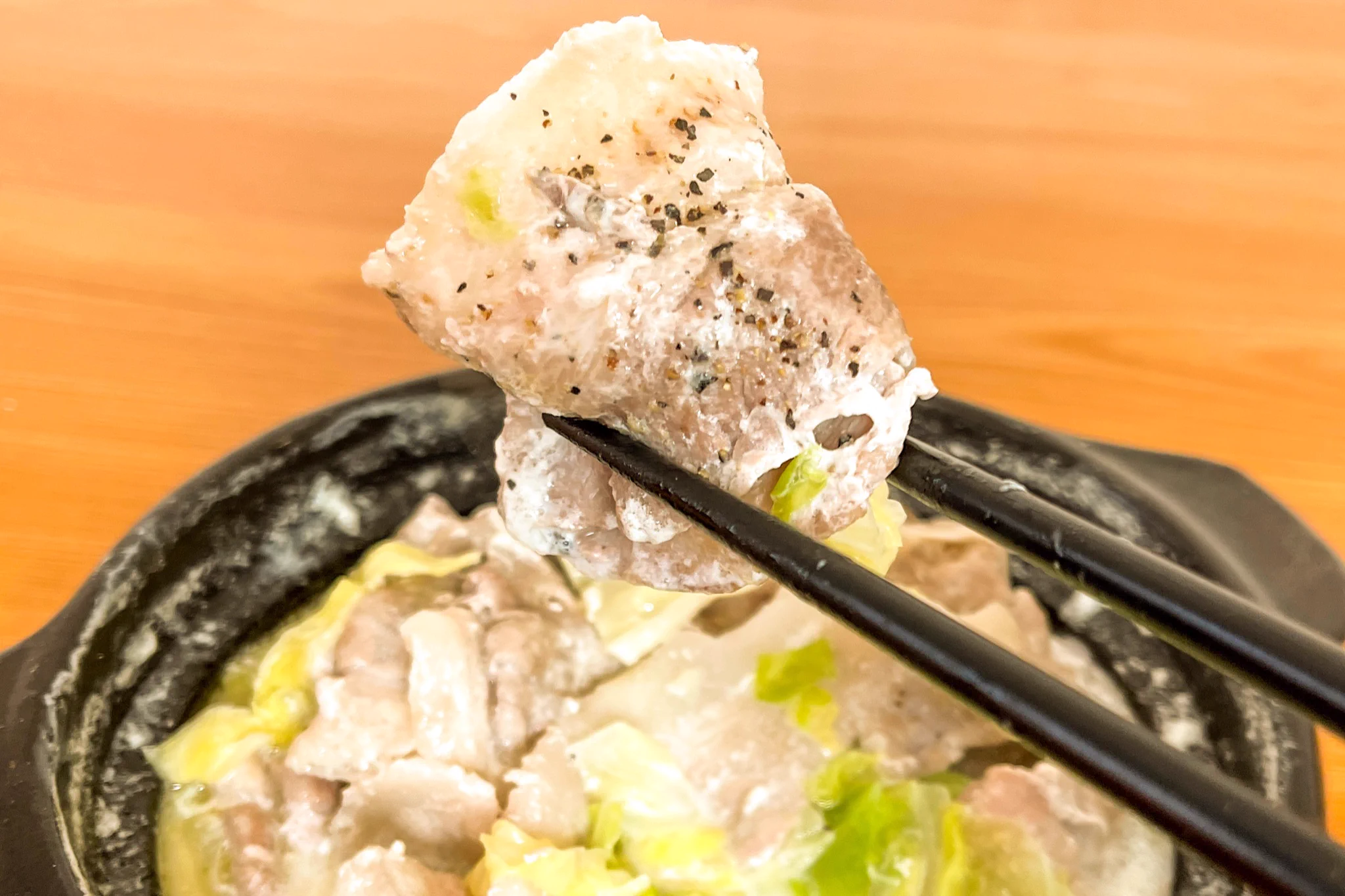 まろやかさが最高！旨味が詰まった「無水豚バラクリームなべ」。