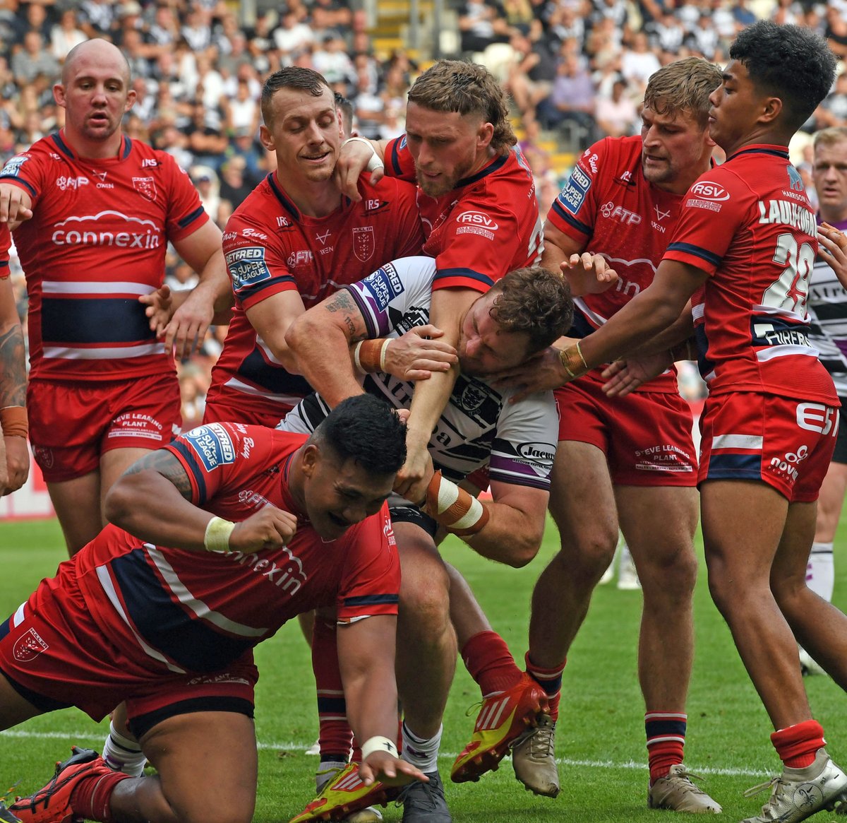 hullkrofficial's tweet photo. A short story. 👂⁉️

#UpTheRobins 🔴⚪️ https://t.co/PJFn5z6rwi