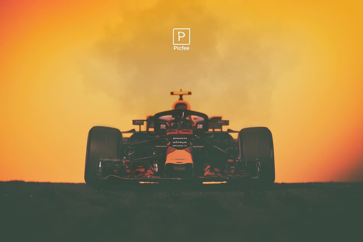 Picfee's tweet image. Will @Max33Verstappen keep it home today? 🦁🧡
#f1 #Formule1 #GPzandvoort #redbull #redbullracing #DutchGrandPrix #dutchgp @F1 @CMCZtweets