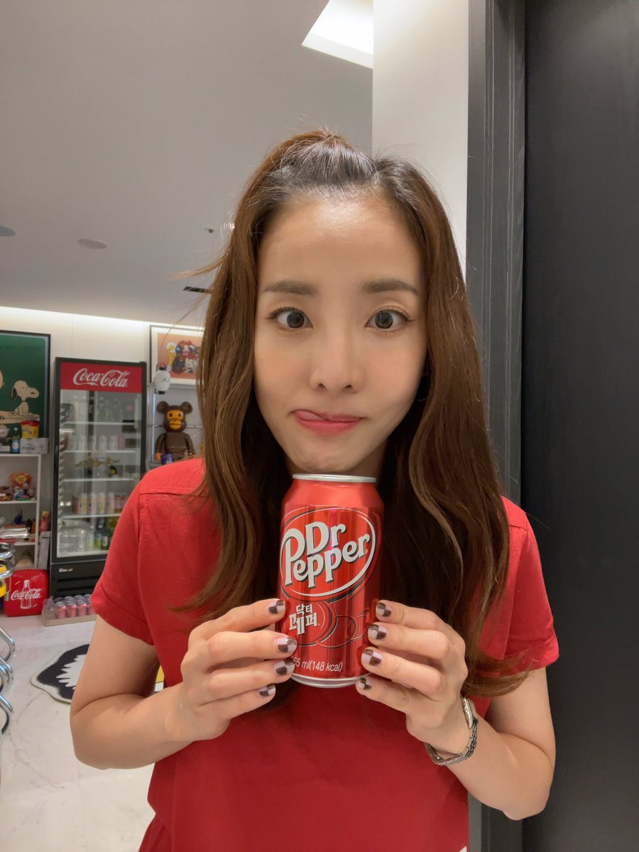 krungy21's tweet photo. 닥토페퍼~ 닥터페퍼 닥터페퍼~ 흐히히히히 https://t.co/8yQMec9Svt