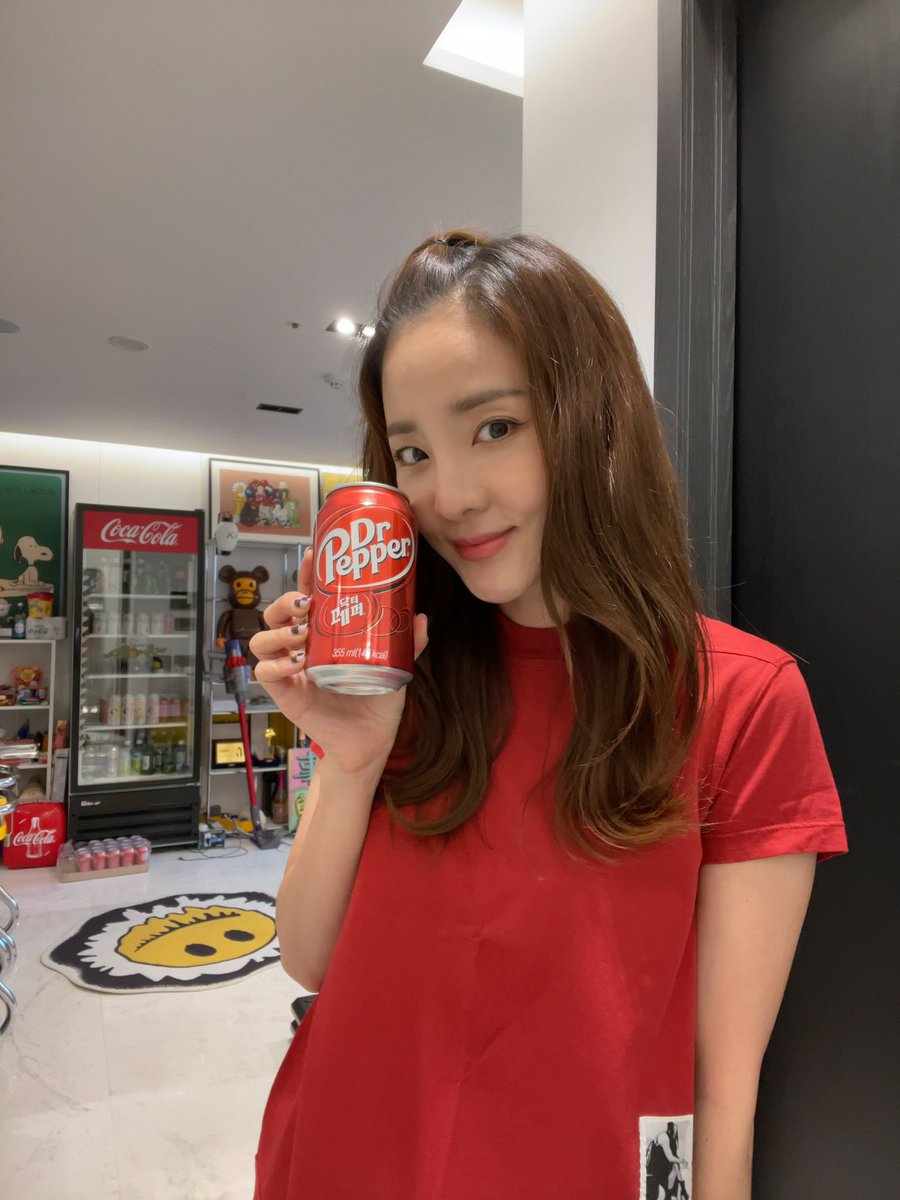 krungy21's tweet photo. 닥토페퍼~ 닥터페퍼 닥터페퍼~ 흐히히히히 https://t.co/8yQMec9Svt
