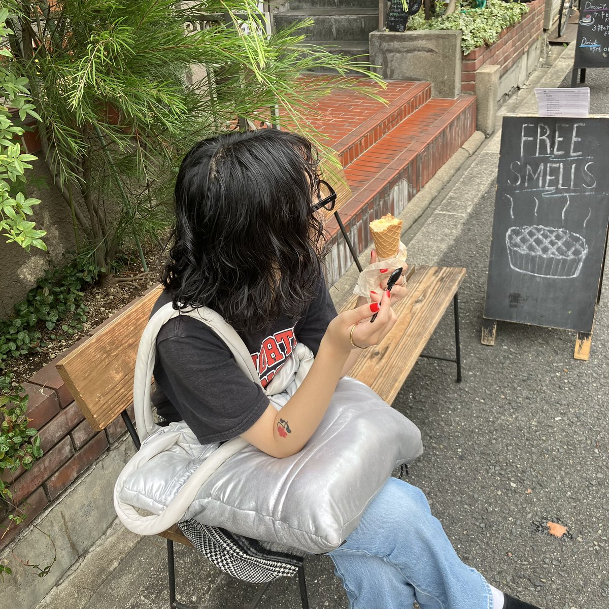 Q_Q_23's tweet photo. 先月の記念日と今月の記念日まとめて投稿📝
先月は嵐山にぶらり旅🍂
よーみたら服同じやしセーフってことで…笑
今月の記念日はのんびり肥後橋旅
うまいもん食うて良い記念日なった〜いつも有り難うね☺︎
#忘れていたわけでない https://t.co/dO5NOEkUDK