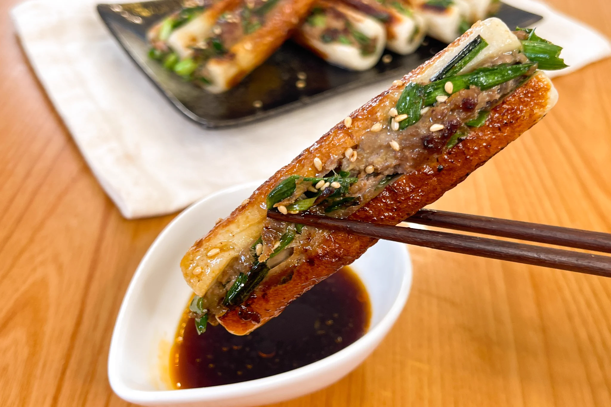 餃子の皮の代わりに使うのはあの食材！とっても簡単な餃子風レシピ！