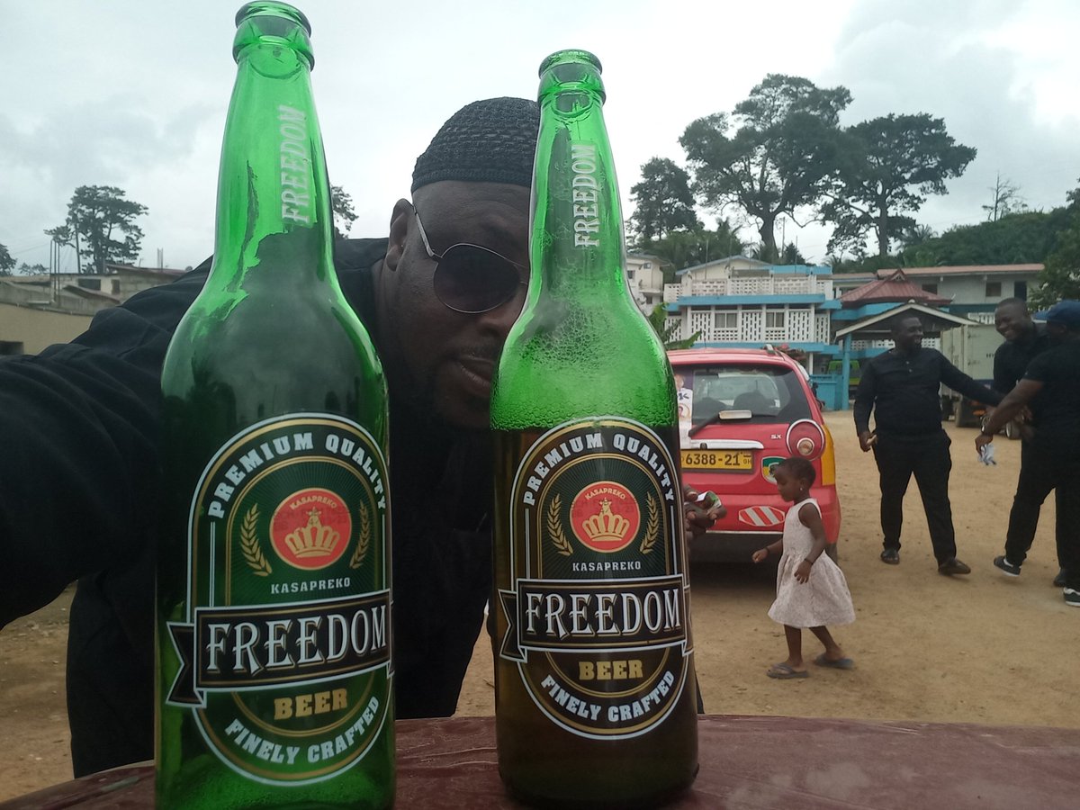 Don't just drink any beer because it is Sunday
And to get something to eat with your emo tuo,
Get the right stuff,
Drink the right beer&amp; that beer is
#FREEDOMBEER.
And it's from
<a href="/Kasaprekogh/">Kasapreko PLC</a> 
Manchester United vrs Arsenal #Messi𓃵 casemiro #AshaimanToTheWorldFestival
