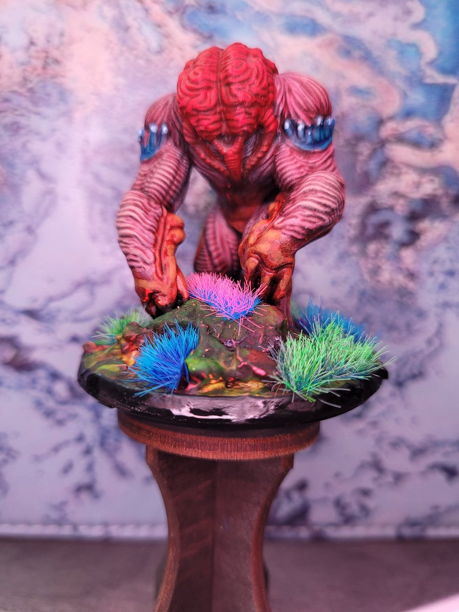 TheBaldGM's tweet photo. Almost done with my @Goblin_Squire #goblinspiration Brain Golem.
I thought a big brain creature like this has some ability to change someones perspective (mental imaging / empathy / telepathically), so gave him a psychedelic base. https://t.co/u9gKUUjvmZ