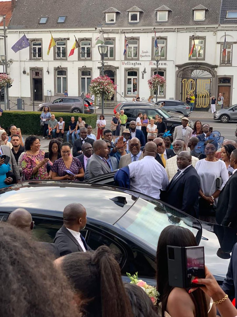 KimKimuntu's tweet photo. Le président Félix Tshisekedi a participé hier samedi au mariage d’un membre de sa famille en Belgique (Waterloo).  Après #Bruxelles, il est attendu au Pays-Bas.
JPC https://t.co/1zooaj3wxs