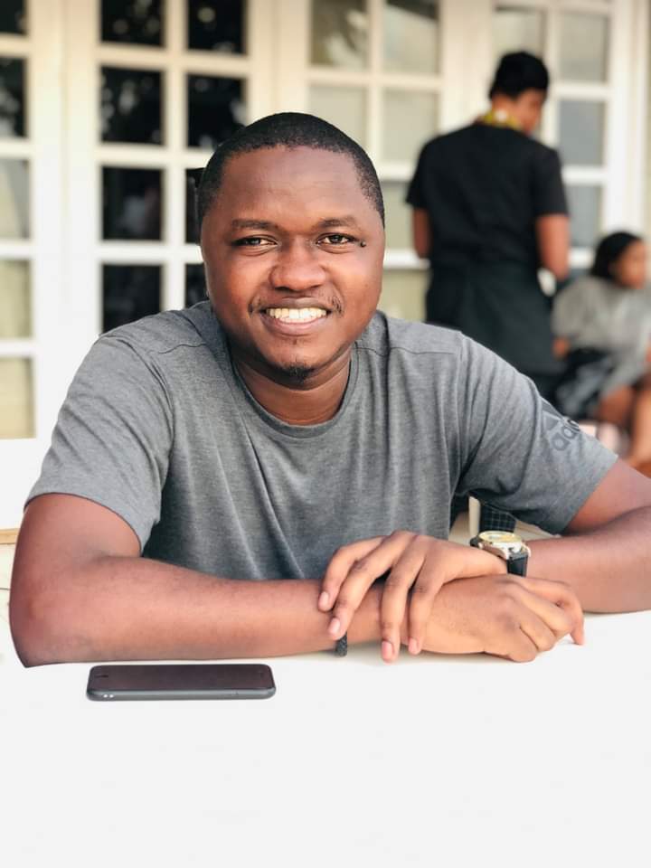 cless_jmarc's tweet photo. #RwOT ,Mufashe Twifurize Icyumweru kiza Ababasore barwaniye muzika nyrda bagaharura ikibuga ariko nubu bakaba bagikomeye kubusore bwabo (Ingaragu) Dusuhuze cyane @Patycope #DjBob #DjKJhon mufashe Tubibutseko aba Ex babo bamaze gushyingira, nabo nibagerageze bave mudu Take away. https://t.co/EWILlcB3wu