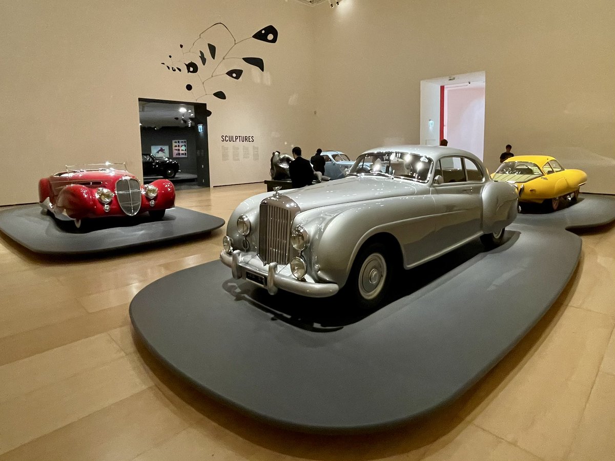 estherk__'s tweet photo. Tres temporales magníficas las de este pasado mes de agosto en el @MuseoGuggenheim #Bilbao 
“Motion. Autos, Art, Architecture”, “Serra/Seurat. Dibujos” y “Jean Dubuffet: Ferviente celebración” https://t.co/xAOTU9rCa9