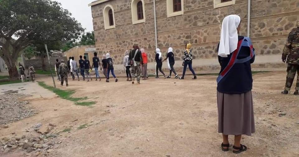 sennai_f's tweet photo. ናሽቱ ይሕዋትና ከም ኣባጊዕ እንዳ ተኽብኮቡ ዝርኢ ደረቅ ስእሊ ካብ ማኣከል ቤትክርስትያን...
#Eritrea #EritreaPrevails https://t.co/Vb3onkgADa