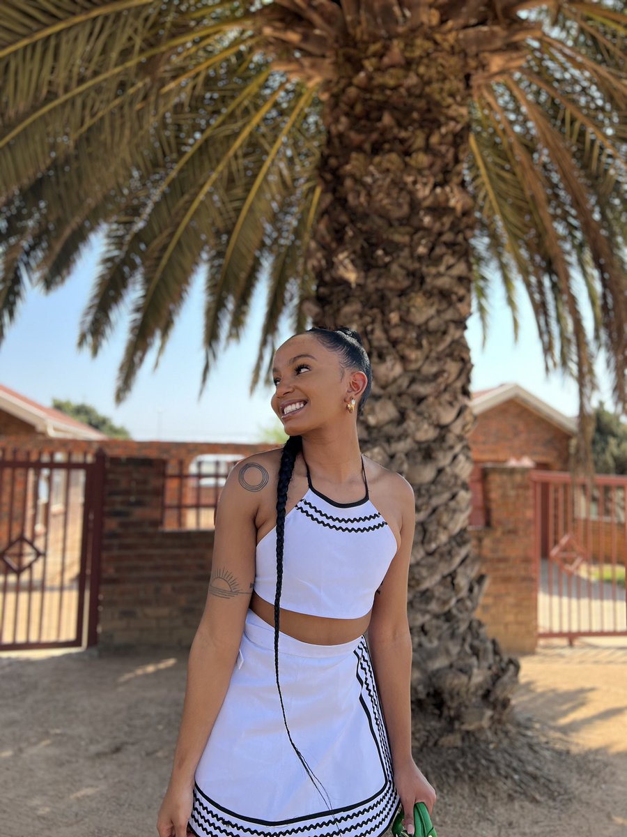 MbaliMnisi14's tweet image. Went to a wedding yesterday🐄🥹