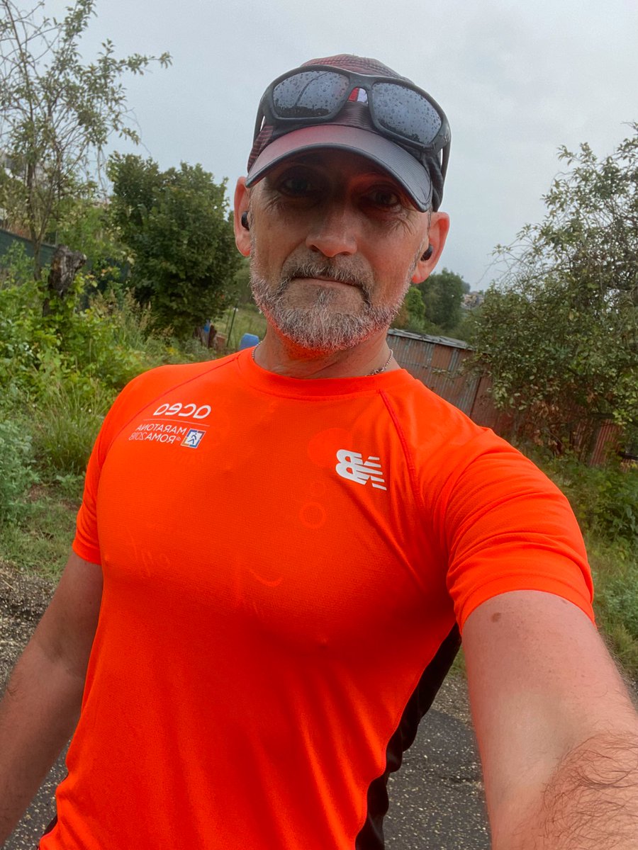 772master's tweet image. Ho corso spesso sotto la pioggia, ma mai con il temporale, oggi anche quello ⚡️ 
14km #running …e il bicipite femorale muto 🤫