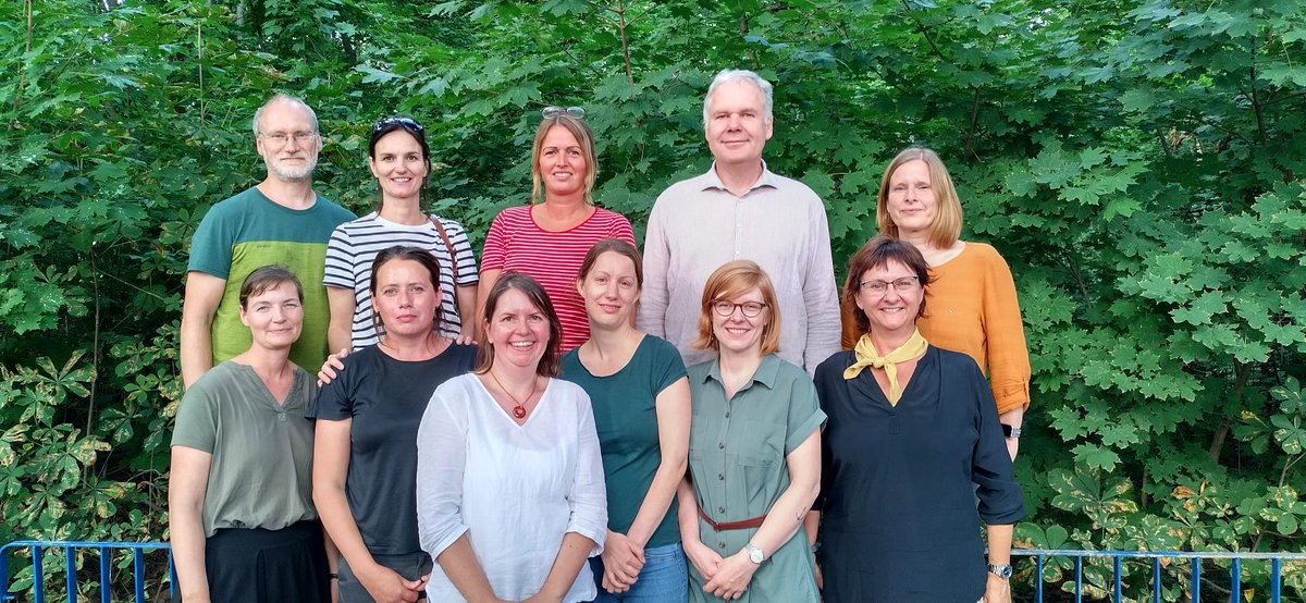 pa_leipzig's tweet photo. Unser starkes Team aus #Leipzig, #Bremen und #Berlin am Rande unseres Firmenevents.
#GemeinsamLeipzigerkunden
#GemeinsamBootfahren
#GemeinsamGrillen https://t.co/tfF5AGEHaF