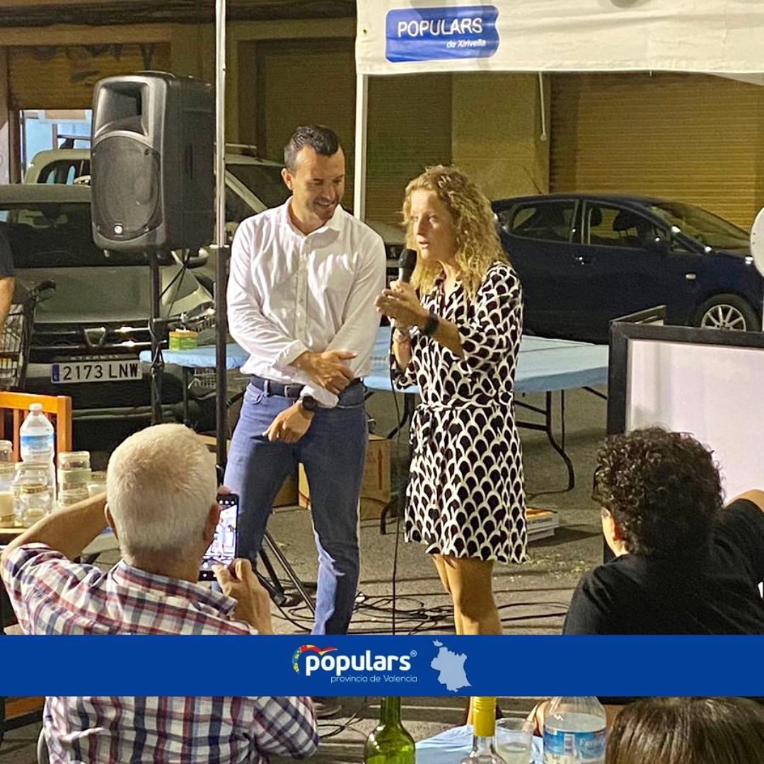 popularsval's tweet photo. #LOlleria i #Xirivella viuen els seus dies grans de festes.

🔵Tradició i germanor en els pobles de la província 

📍Entrada de Moros i Cristians a #LOlleria

📍Sopar a la fresca #Xirivella https://t.co/eVdFEjAnYD