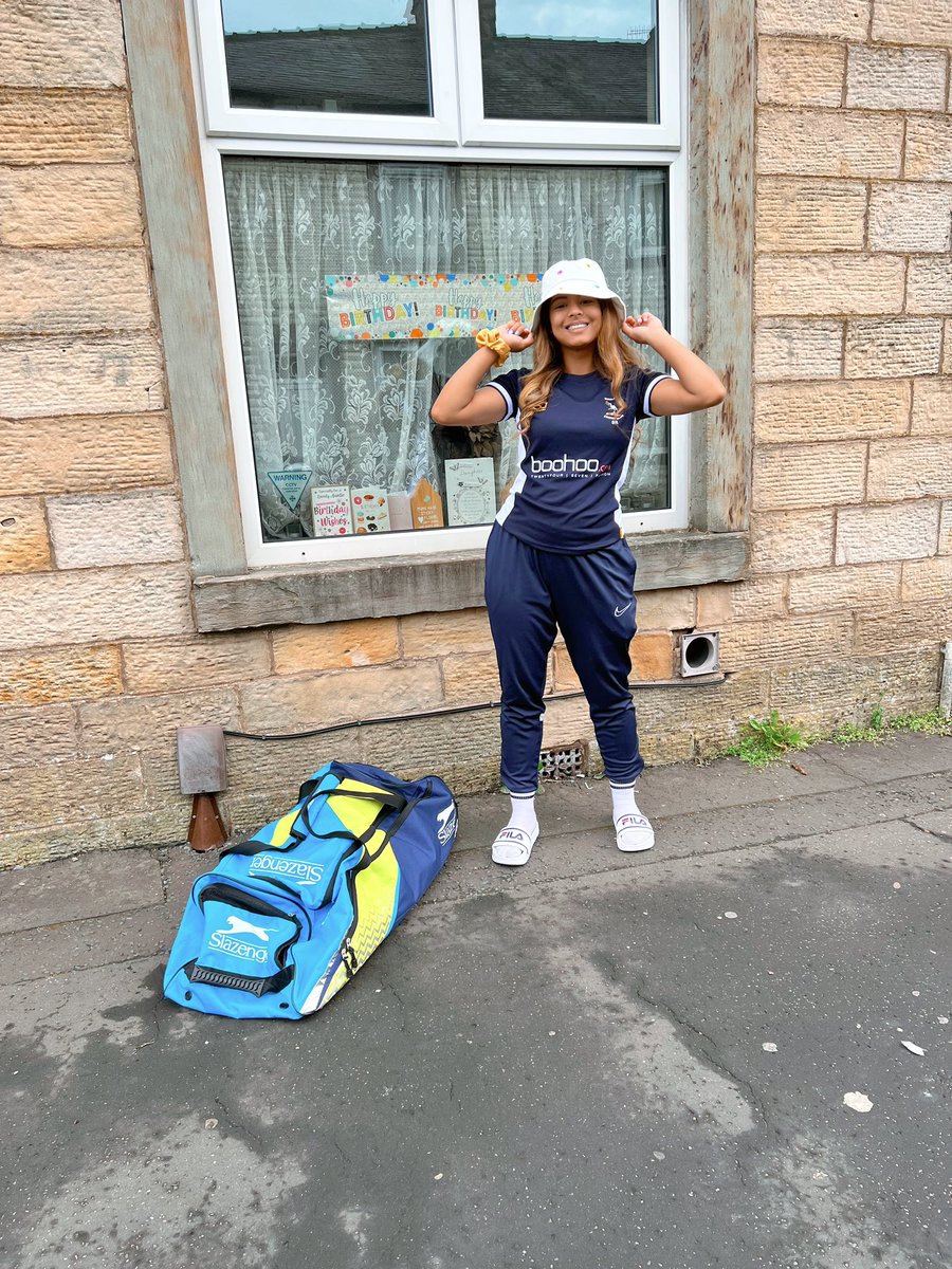 samiyaslife's tweet photo. Cricket finals day on my birthday 🎉 @Burnley_CC #25Today https://t.co/WSsobrlRsA