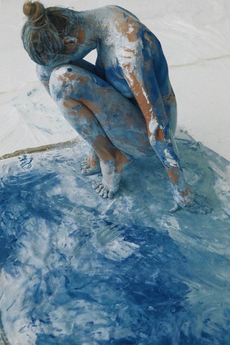 I make my paintings with my body. It’s a magical process of creating ingenious works. Amazing but each of my art has a powerful healing power! ⚡️ #NFTartist #nft #nftcollectors #cryptocurrency #ETH #bodypaint #moma #modernart