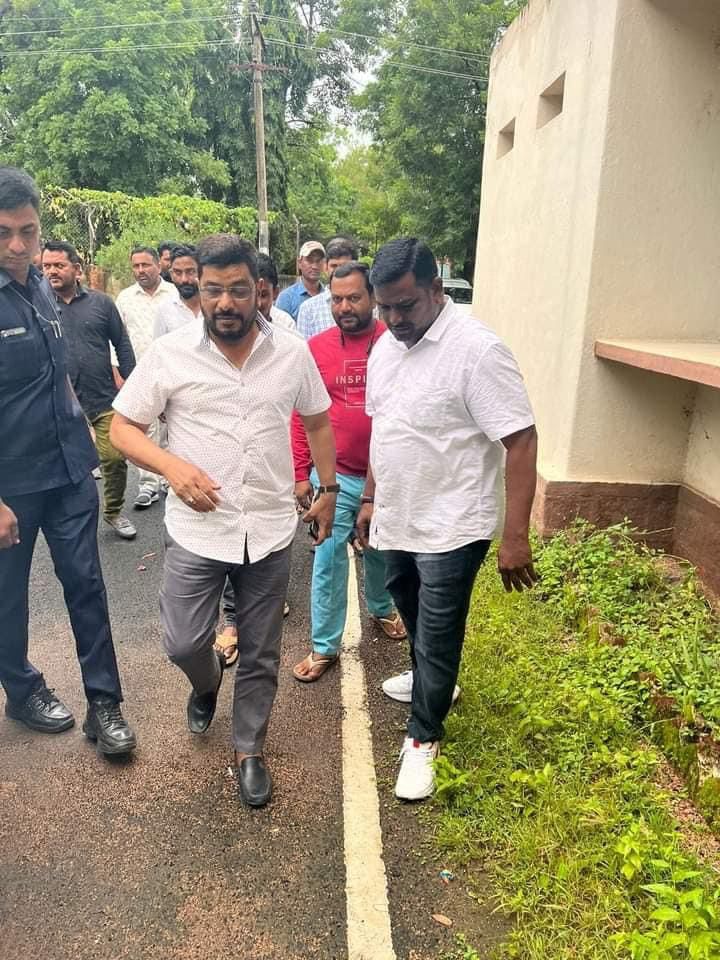 AIMIM_Nampally's tweet photo. Just in..

#AIMIM Nampally MLA Janab Jaffar Hussain Meraj Sahab in Adilabad…
@asadowaisi https://t.co/cNYb81gNWx