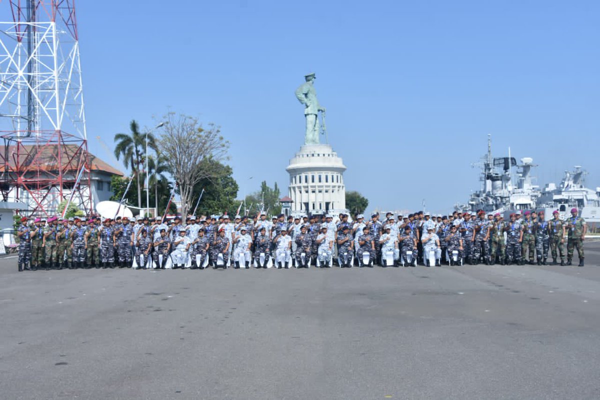 MPA_Barat's tweet photo. Sedia Berkorban, Jalesveva Jayamahe!🇲🇾🇮🇩

#ExMALINDOJAYA 26AB/22 telah melabuhkan tirainya semalam. Kedua angkatan laut telah mempamerkan komitmen yang jitu dalam menjayakan eksesais ini. BRAVO ZULU!

@tldm_rasmi 
@_TNIAL_ 
@fmyeor 
@KD_LekiuFFGH30 
@KDSIS1503
#RPEX22 https://t.co/Y1q9FxubI5