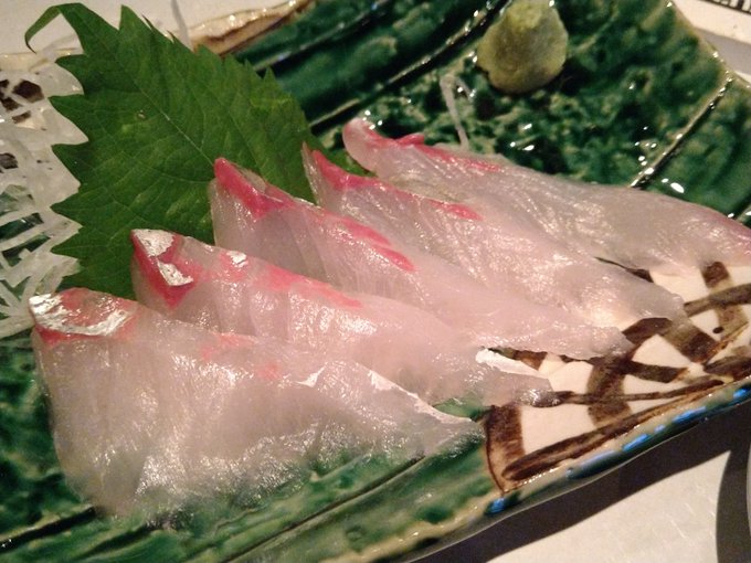 日本酒には刺身なのです。シマアジと激うま〆鯖。(゜д゜)シアワセ 