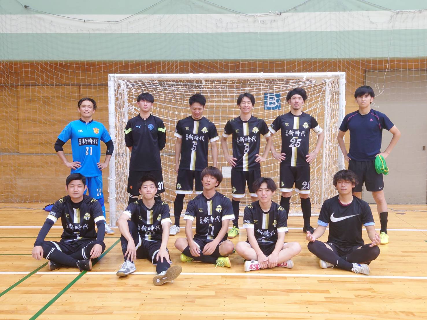 Jogar 伝串 フットサルチーム Amarelo Twitter