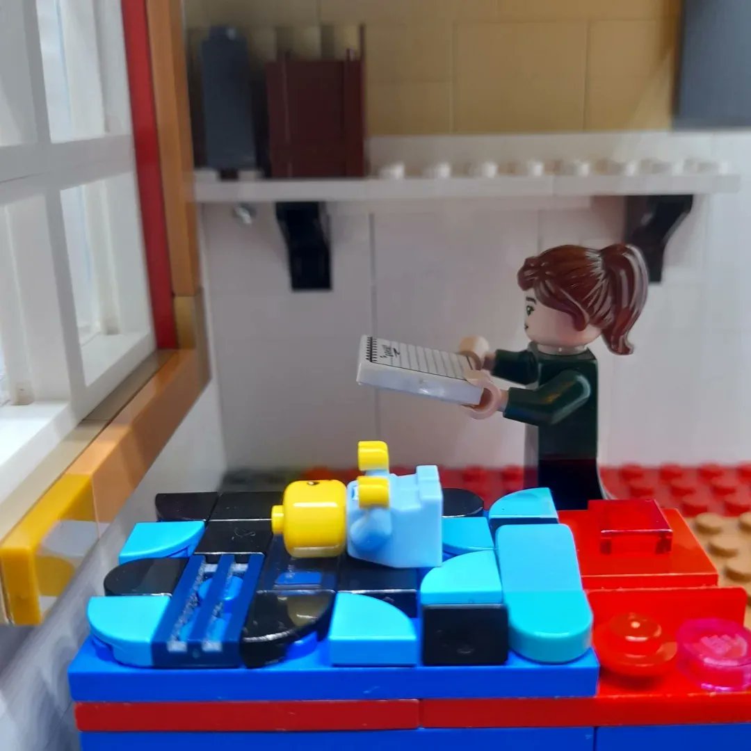 mog21's tweet photo. Tom Hunter #Woman #Reading a #Possession #Order reinterpreted in @LEGO_Group after original @V_and_A now @DulwichGallery & Johannes #Vermeer in #gemaldegalerie #Dresden #tomhunter #LEGO #johannesvermeer #reframedthewomaninthewindow #exhibition #BAROQUE #modernart #photography https://t.co/9Ujml98aL0