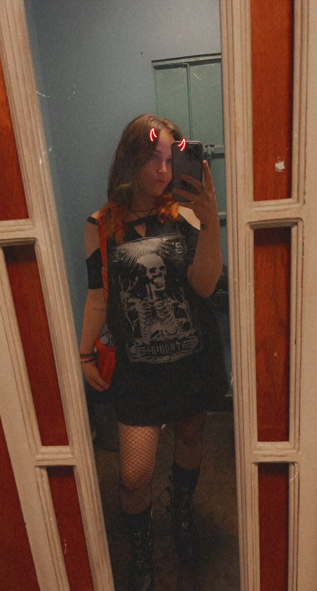 _JupiterFox's tweet photo. Tonight’s fit 🔥🔥🔥🔥
#gothbabe #rockerbabe #rockera #grunge #rock #metal #goth #emo #punk #punkrock https://t.co/8DuoR12ahu