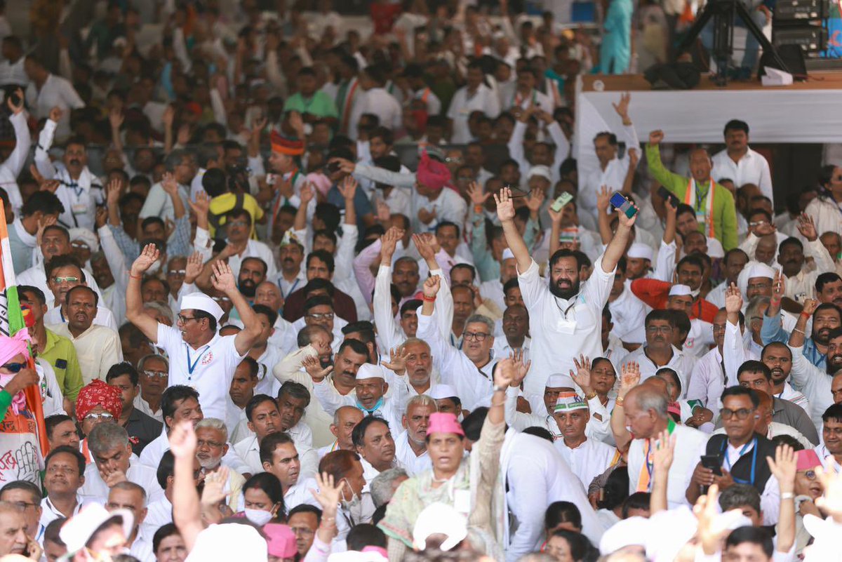 dnetta's tweet photo. नरेंद्र मोदी जी कहते थे कि कांग्रेस पार्टी ने 70 साल में क्या किया ? 

हिंदुस्तान को कांग्रेस पार्टी ने  इतनी महंगाई कभी नहीं दिखाई ! 

- श्री @RahulGandhi जी 

#महंगाई_पर_हल्ला_बोल_रैली https://t.co/7O2qKku6j4