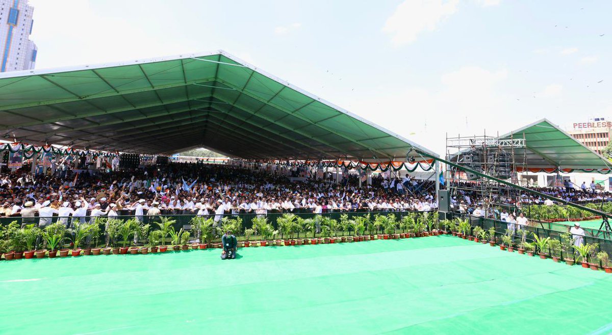 dnetta's tweet photo. नरेंद्र मोदी जी कहते थे कि कांग्रेस पार्टी ने 70 साल में क्या किया ? 

हिंदुस्तान को कांग्रेस पार्टी ने  इतनी महंगाई कभी नहीं दिखाई ! 

- श्री @RahulGandhi जी 

#महंगाई_पर_हल्ला_बोल_रैली https://t.co/7O2qKku6j4