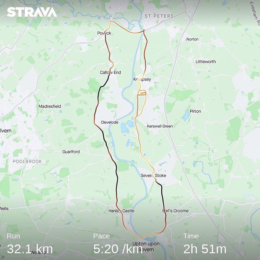 WINi__10's tweet photo. 20 miles completed for this mornings long run starting in Kempsey heading out to Upton, through Hanley Castle, over the Old Hills, through Callow End #CETiD, past Powick, over the New Bridge and back around Kempsey.
#WorcestershireHour #ukrunchat #running https://t.co/o0E1Lmjb1L