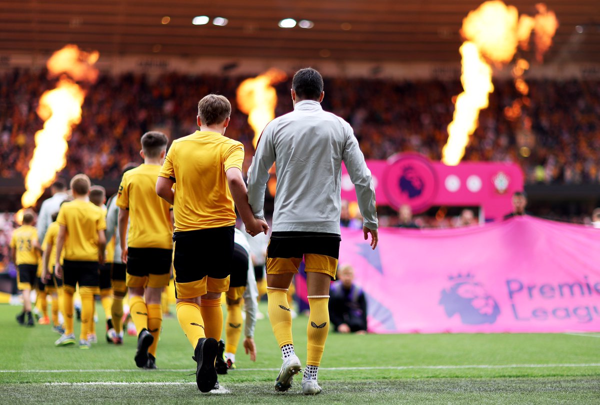 jackthomasphoto's tweet photo. #WOLSOU • @Wolves | #wwfc https://t.co/So9AOAMFbZ