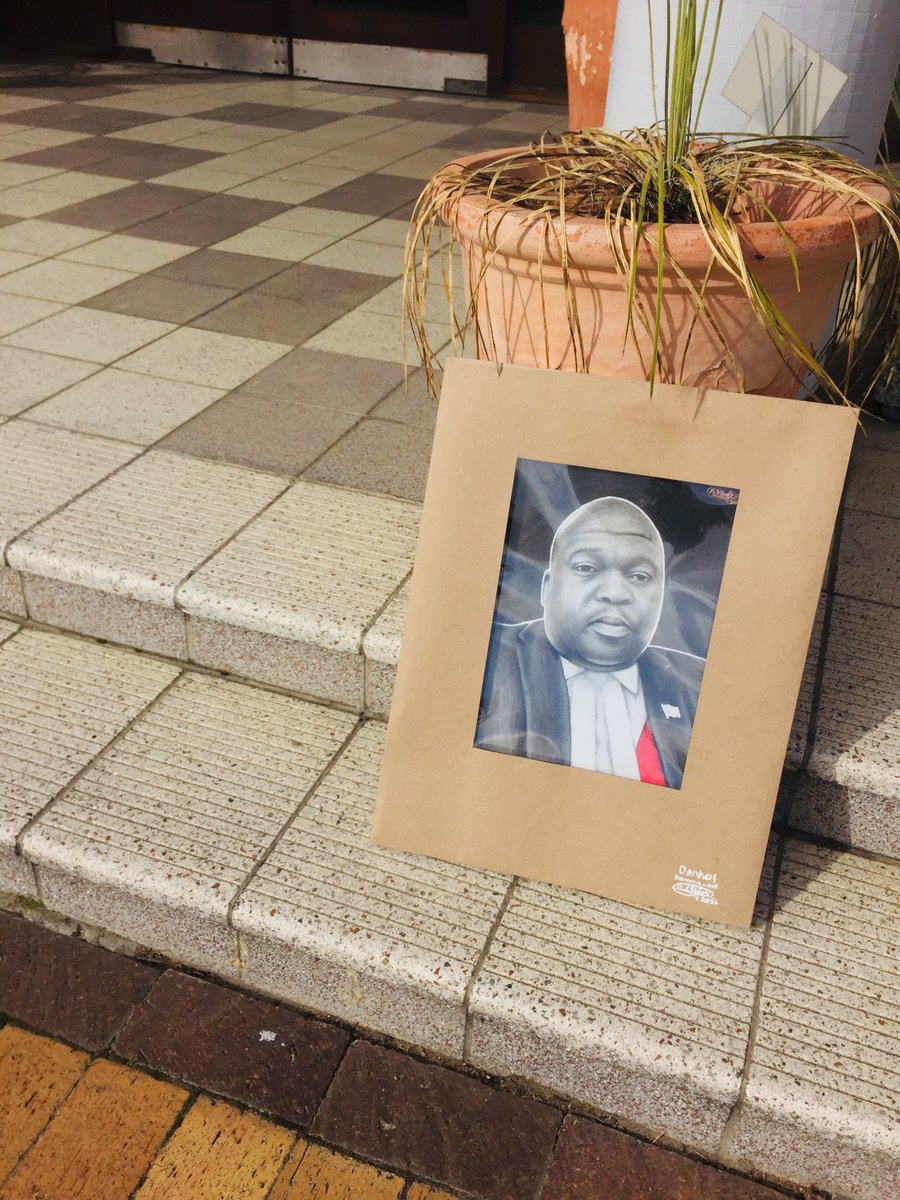 Hamma_art's tweet image. No matter where you are, personalize your living space with your own portrait art or gift a friend.. HAMMA Art 🎁

#Ramaphosamustgo xi and putin takealot #Gogoskhotheni