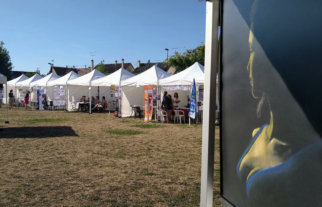 FormeetCouleur's tweet photo. Forum des associations jusque 18h, pelouse salle A.Mimoun : inscriptions cours de peinture à #perignysuryerres 
#coursdepeinture https://t.co/lOjO4hMauJ