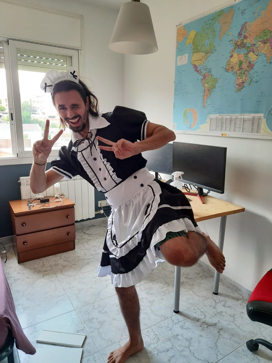 Mis padres al ver el vestido: Póntelo xD