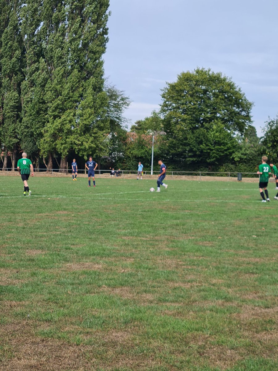 effalcons's tweet image. First game of the season vs Epping Royals....Let's go! #effalcons #essexcorinthians #div6 @EppingRoyals