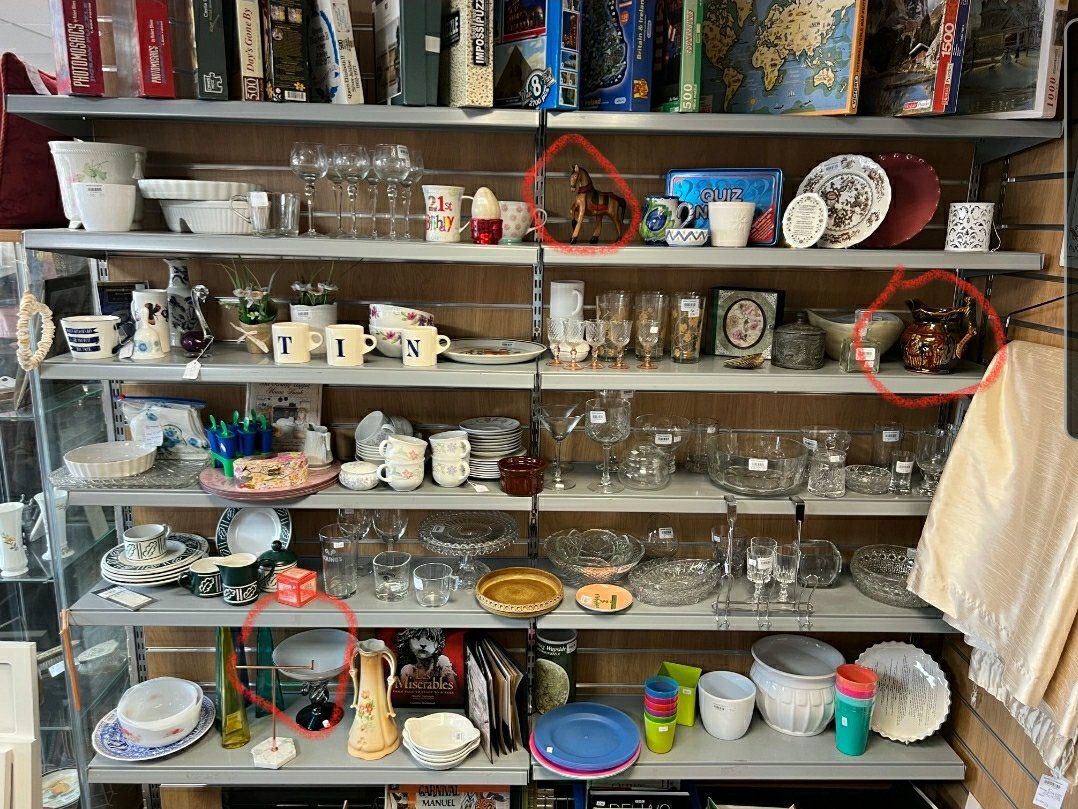 san_dwyer's tweet photo. @HansonsAuctions My picks, probably the tin box too. https://t.co/e6bW9UIZmM
