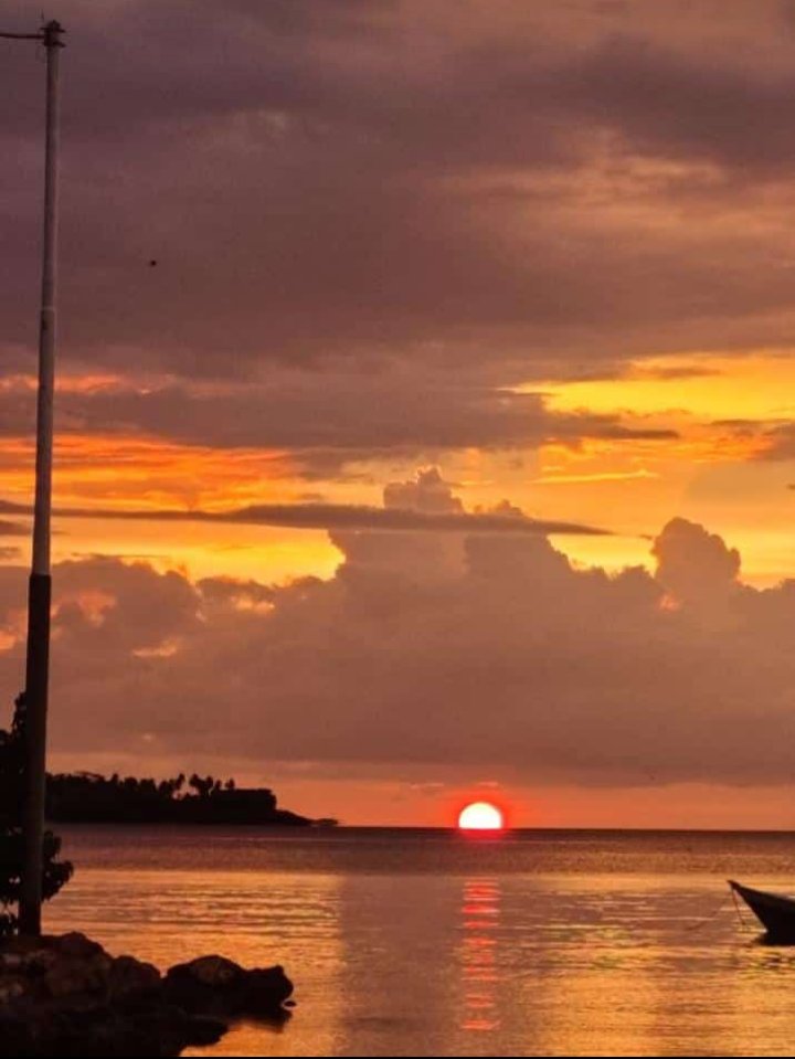 victormarquezf's tweet photo. Atardecer en San Antonio del Golfo, Edo. Sucre https://t.co/dsAB6lRfWZ