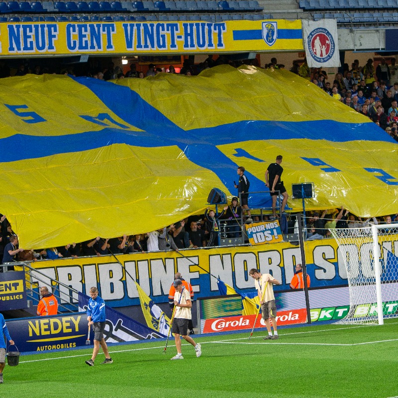 FCSM_officiel's tweet photo. 😍🔥 Un Stade Bonal bouillant avec 9.311 supporters, 4 buts marqués, 4e victoire de suite, 12 buts inscrits sur les 4 derniers matches.
😎 Passez un bon dimanche, résumé disponible ce soir à minuit. #FCSMLAVAL