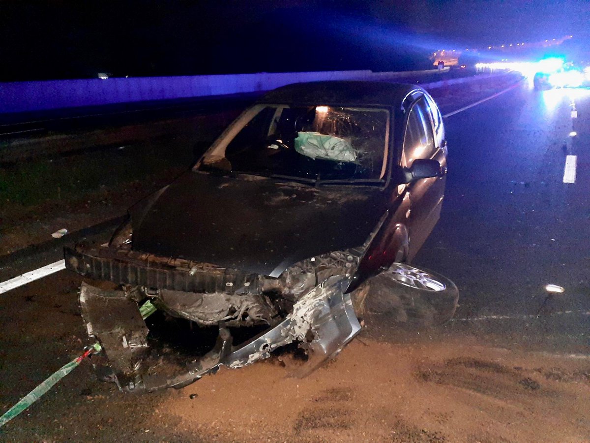 tvprp's tweet photo. #Collision on the #M40 N/B J3-4 this morning. 

Occupants not wearing seatbelts 😳

Driver impaired through alcohol and hospitalised. Passenger escaped with minor facial injuries.

Enquiries are ongoing.

It’s simple, DON’T drink and drive!
#ItsNotWorthTheRisk 

#P0916 #P3125 https://t.co/yIAs9VSqJG