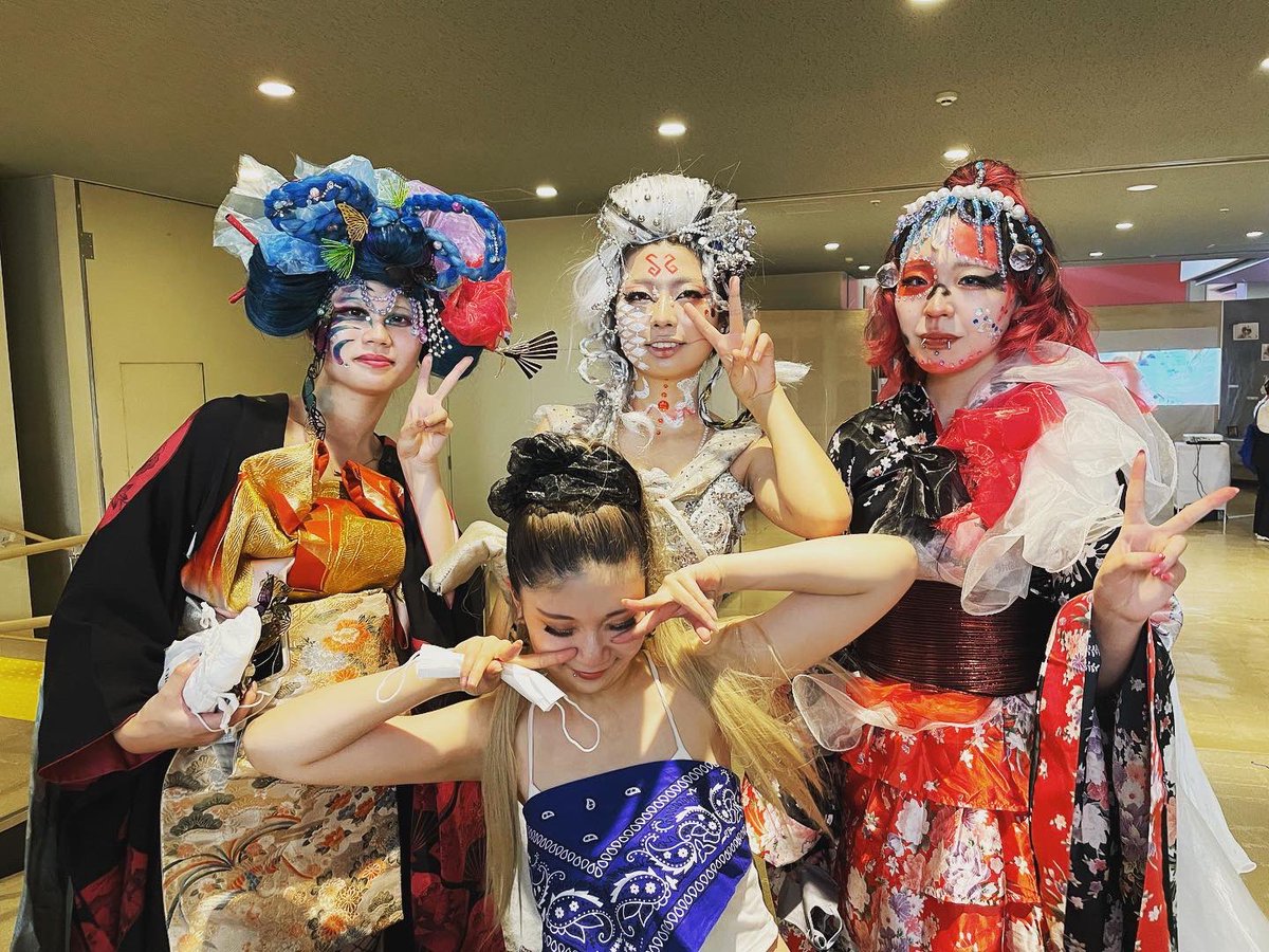 algorithm_miku's tweet photo. 旭川理容美容専門学校にてATCBBフェスティバルの審査員を務めさせていただきました😁　かなりレベル高かったです！
楽しかった〜！
ありがとうございました🙏✨ https://t.co/KHV59f20St