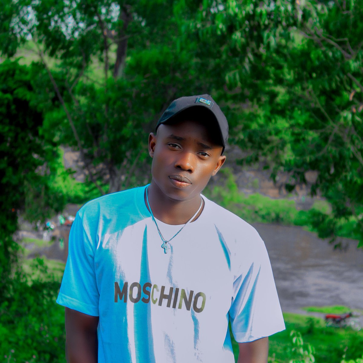 devis_asiimire's tweet photo. #NewProfilePic https://t.co/LAubyGR1xZ