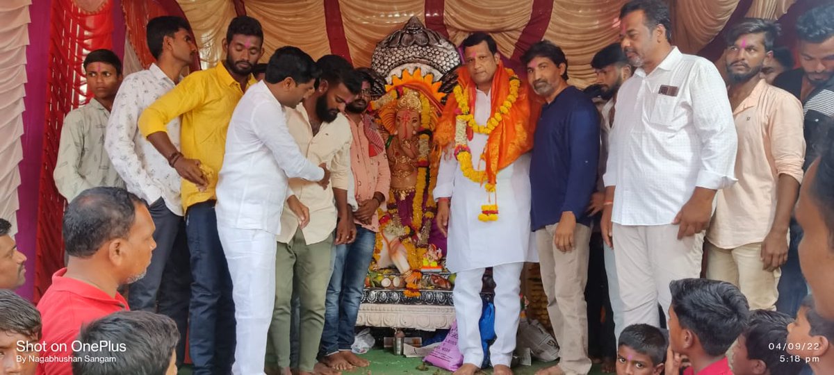 DSP4BJP's tweet photo. ಹುಮನಾಬಾದ ಮತಕ್ಷೇ���್ರದ ಸಿಂದಕೇರ ಗ್ರಾಮದಲ್ಲಿ ಪ್ರತಿಷ್ಠಾಪಿಸಿದ ಶ್ರೀ ಗಣೇಶ  ಐದನೆ ದಿವಸದ ವಿಸರ್ಜನೆ ಕಾರ್ಯಕ್ರಮದಲ್ಲಿ ಪಾಲ್ಗೊಂಡು ಆಶೀರ್ವಾದ ಪಡೆಯಲಾಯಿತು.

#drsiddupatilhumanabad https://t.co/IJ3Q9LvtnO